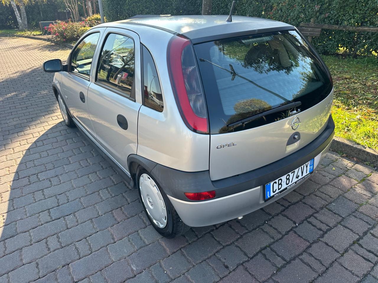 Opel Corsa 1.0benz 2002 NEOPATENTATI