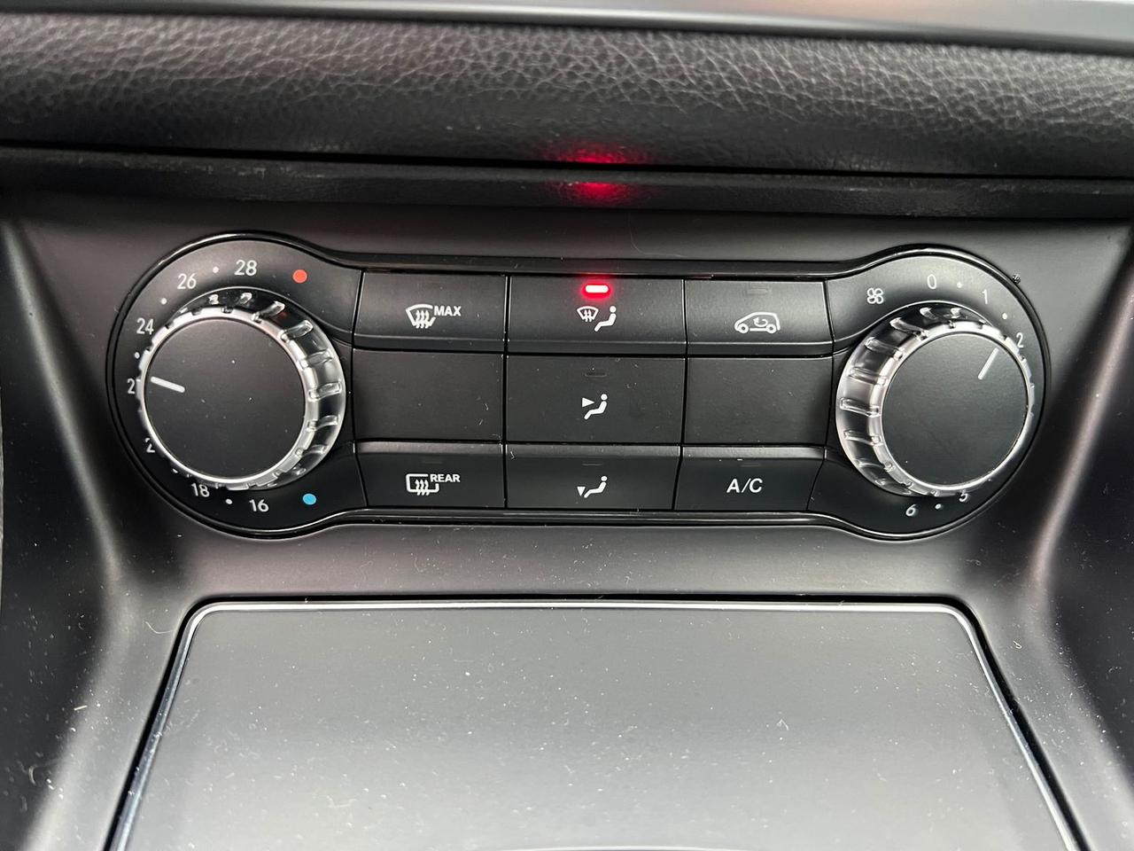 Mercedes-Benz CLA 200 D Premium