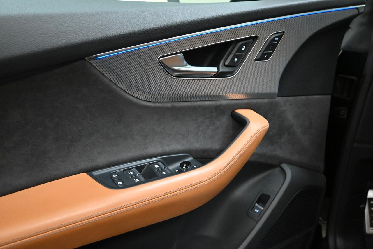 AUDI Q8 RS Q8 TFSI V8 quattro tiptronic