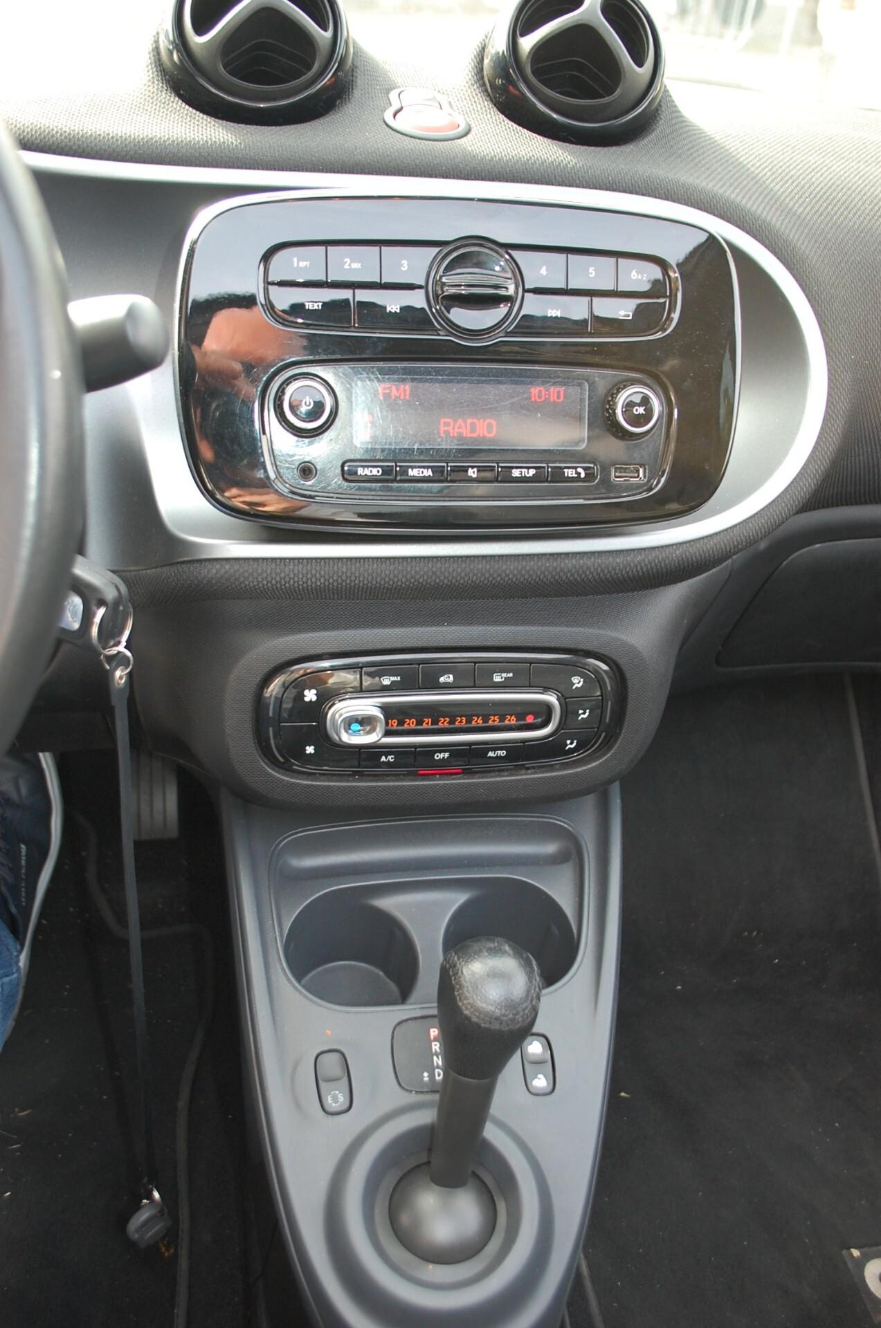 Smart forTwo Cabrio 0.9 t Prime 90CV twinamic Lega Pelle USB