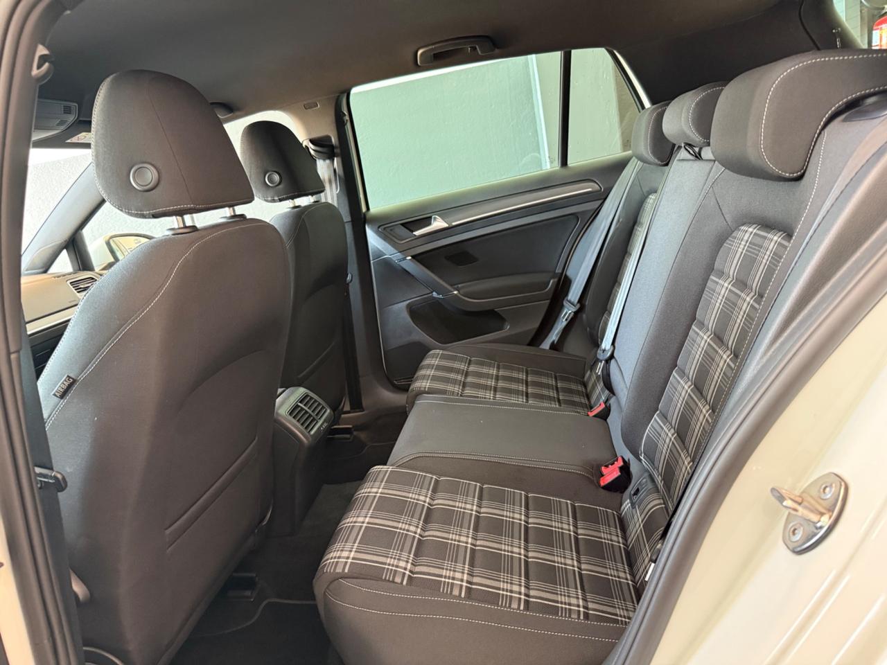 Volkswagen Golf GTD 2.0 TDI