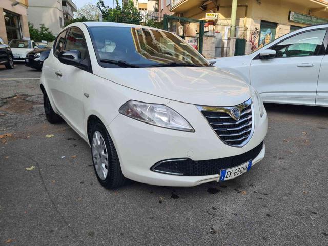 LANCIA Ypsilon 0.9 TwinAir 85 CV 5 porte Gold