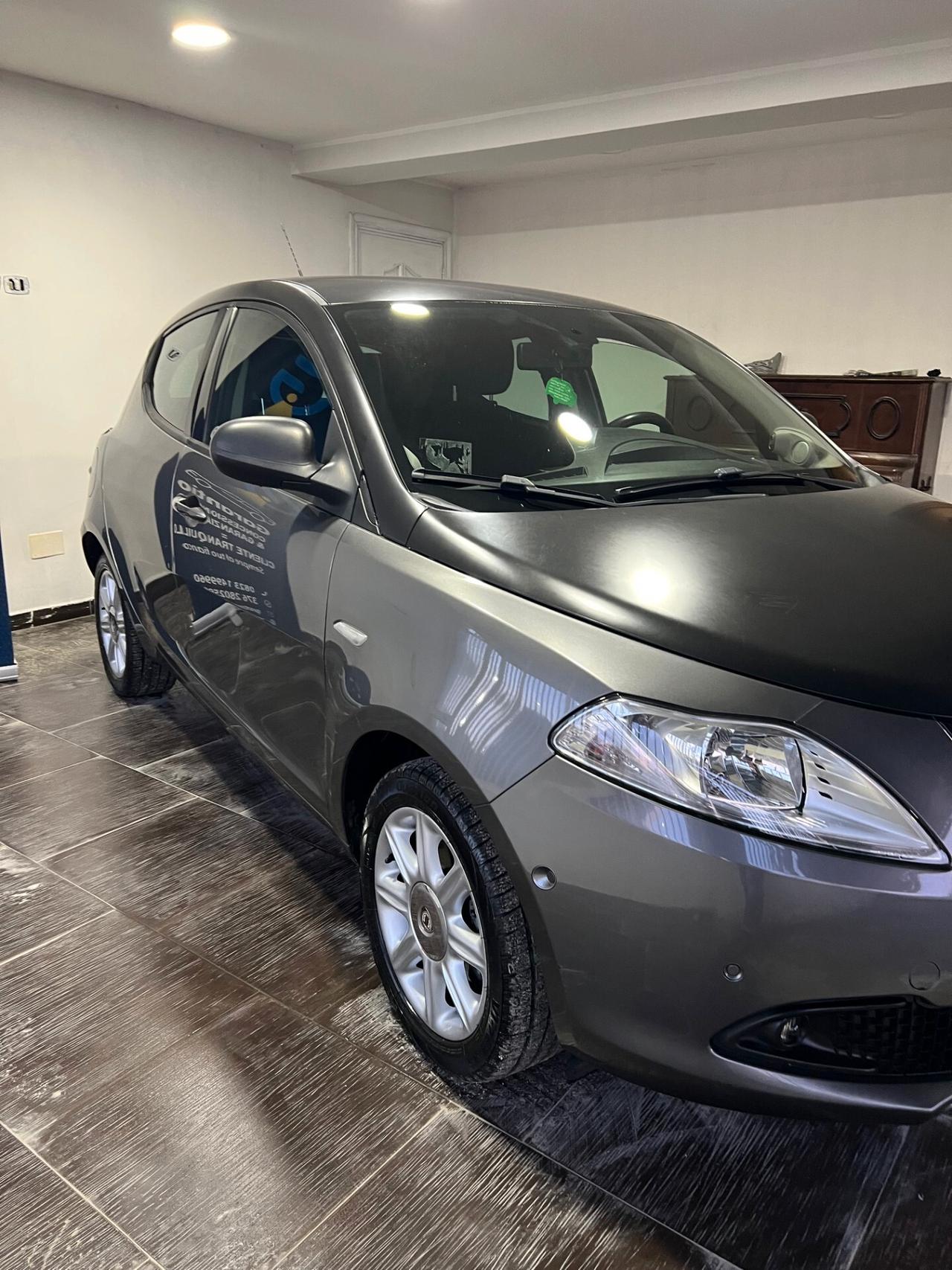 Lancia Ypsilon 1.3 MJT 16V 95 CV 5 porte S&S S Momodesign