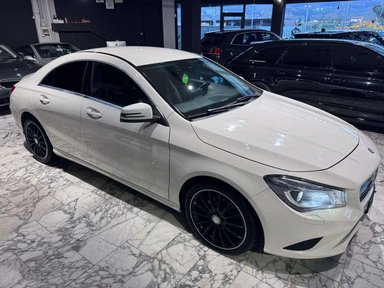 Mercedes-benz CLA 200 d Automatic Premium Dark Night