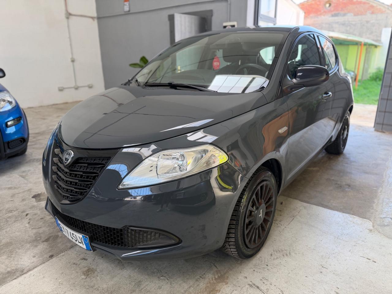 Lancia Ypsilon 1.2 69 CV 5 porte Gold