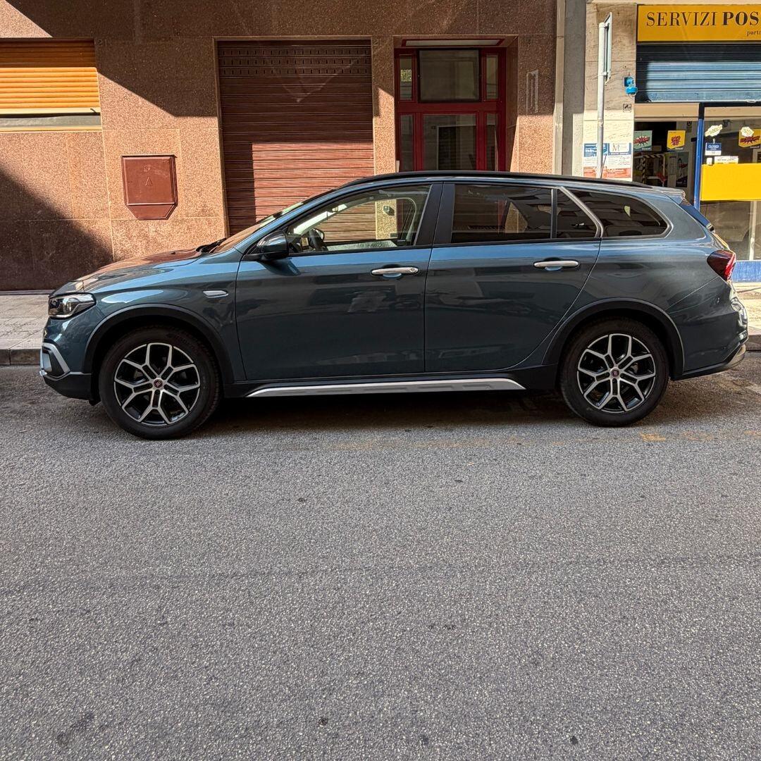 Fiat Tipo 1.6 Mjt Cross **PER POCHI GIORNI**
