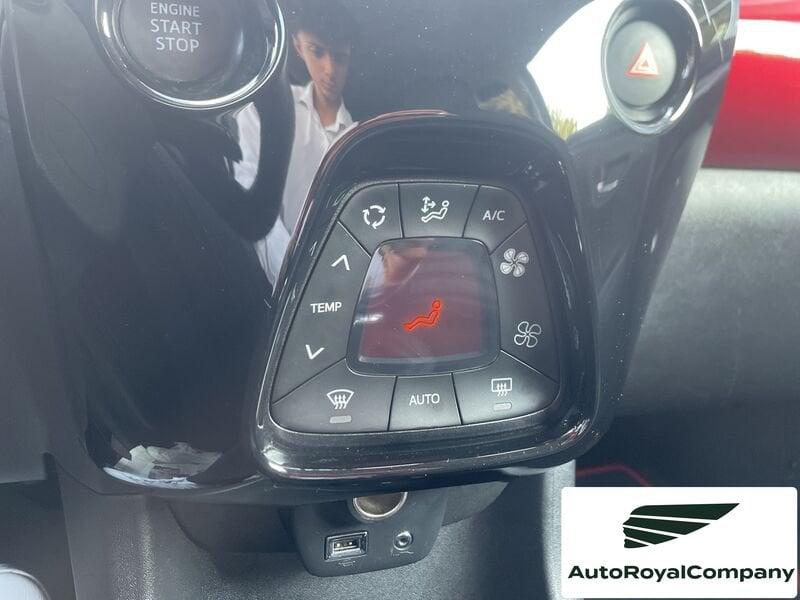 Toyota Aygo Connect 1.0 VVT-i 72 CV 5 porte x-clusiv