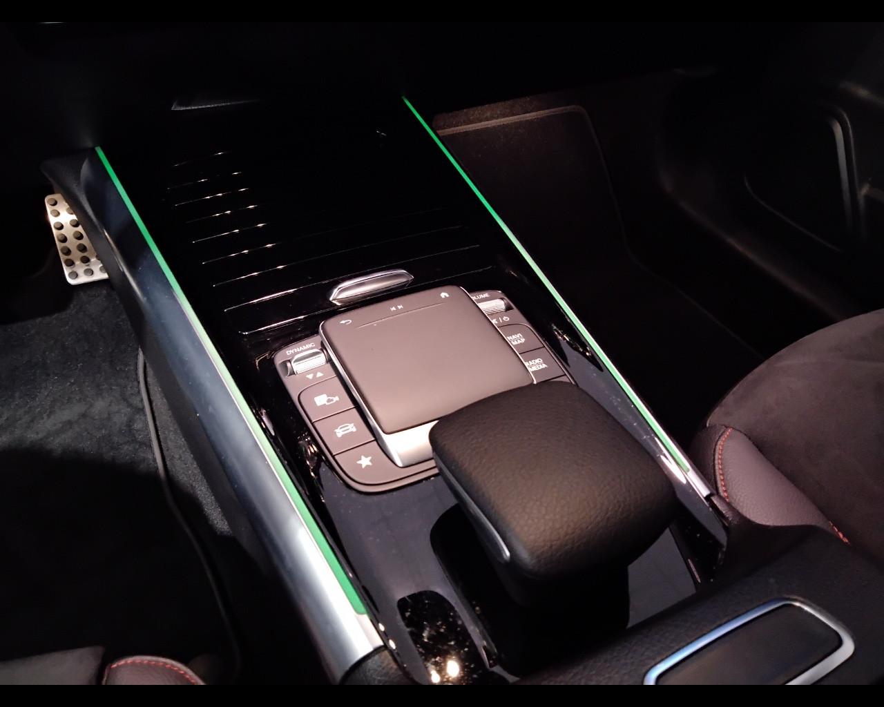 Mercedes-Benz GLA-H247 2020 - GLA 200 d Premium auto