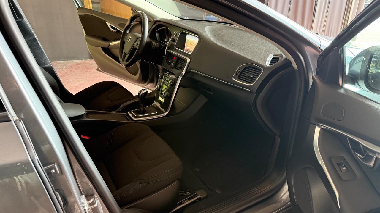 Volvo V40 D2 Business