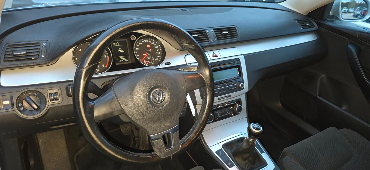 Volkswagen Passat 2.0 TDI DPF Var. Comfortline