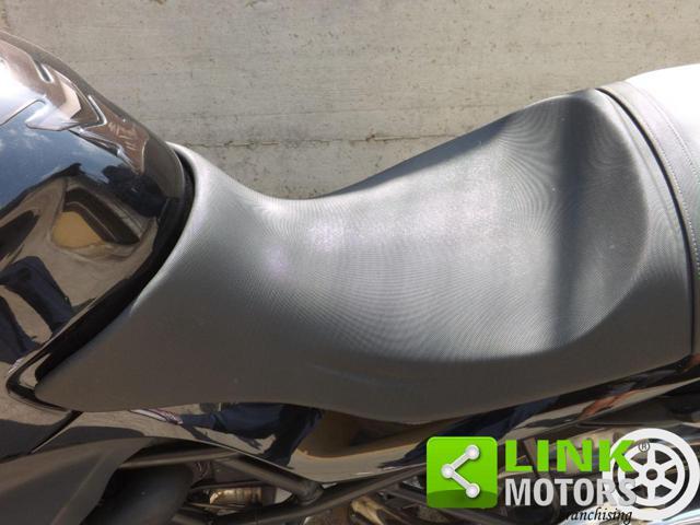 BMW R 1200 R anno 2008 con valigie laterali BMW originali