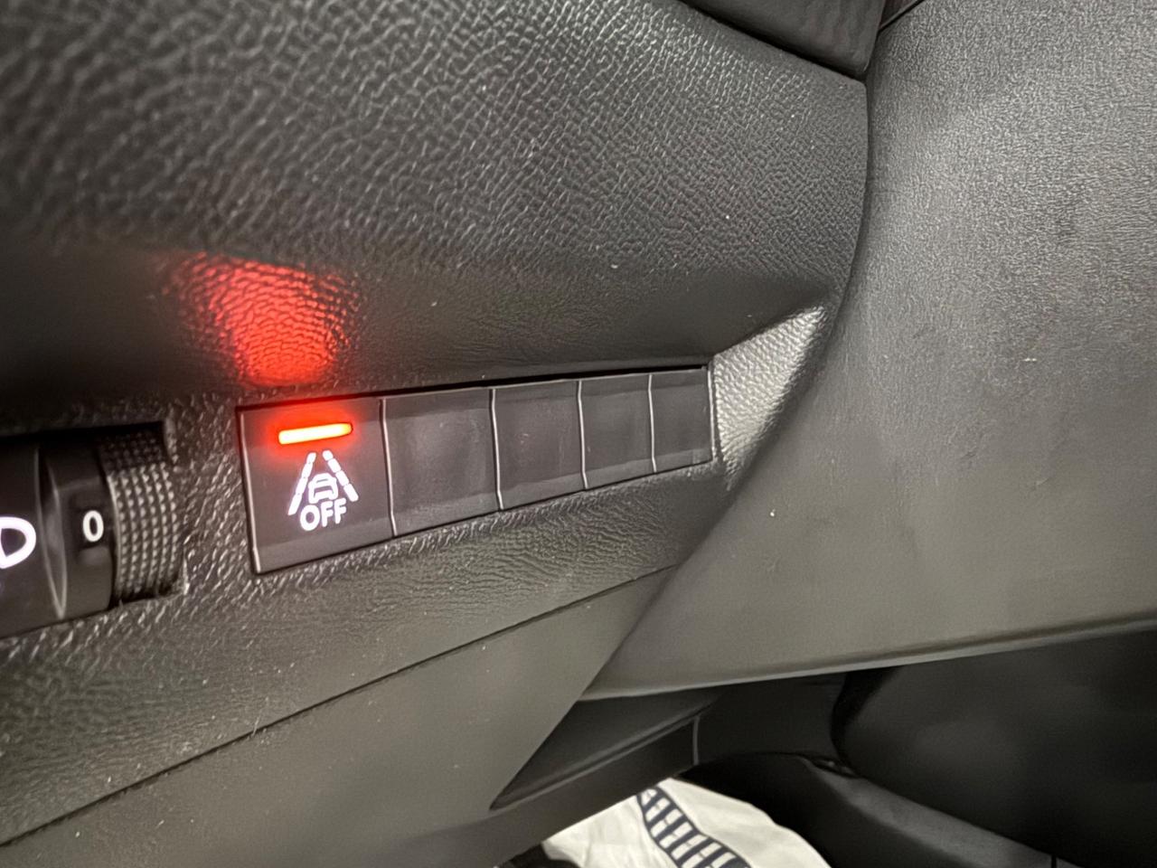 Peugeot 208 BlueHDi 100cv 5P ALLURE NAVI/CARPLAY2022