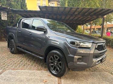Toyota Hilux 2.4 D-4D A/T 4WD 4 porte Double Cab Invincible