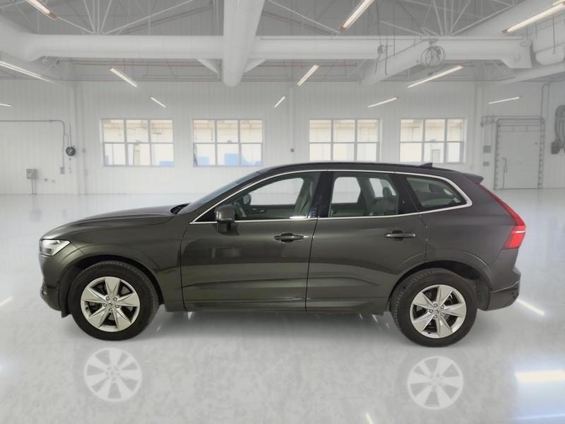 VOLVO XC60 B4 D automatico Momentum Pro
