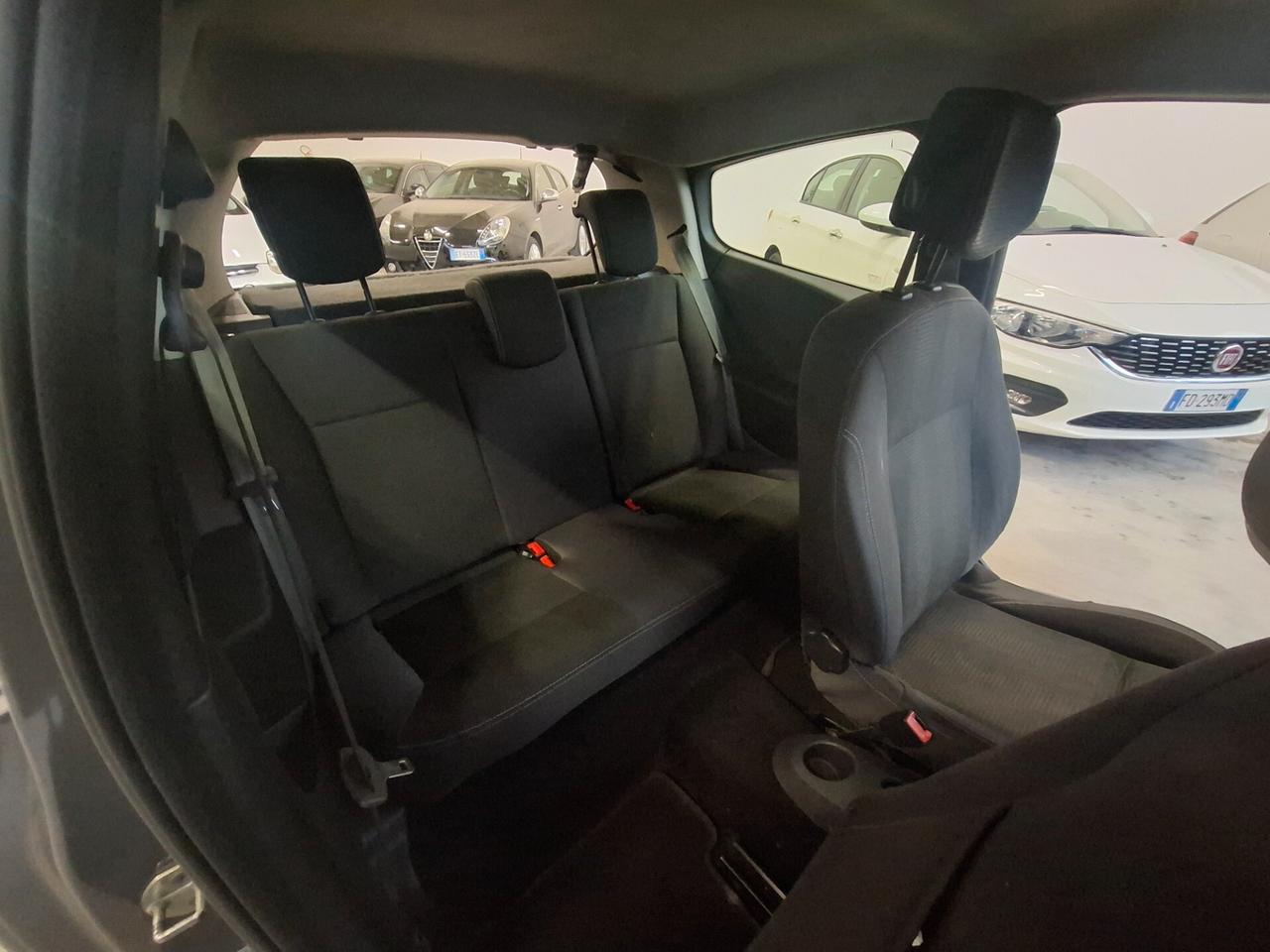 Renault Clio 1.2 16V 3 porte Dynamique