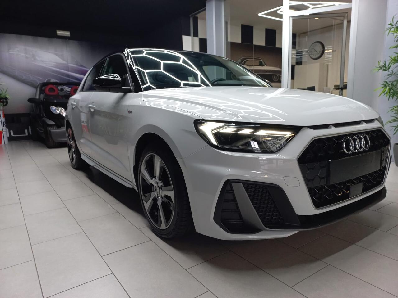 Audi A1 SPB 30 TFSI S tronic line edition