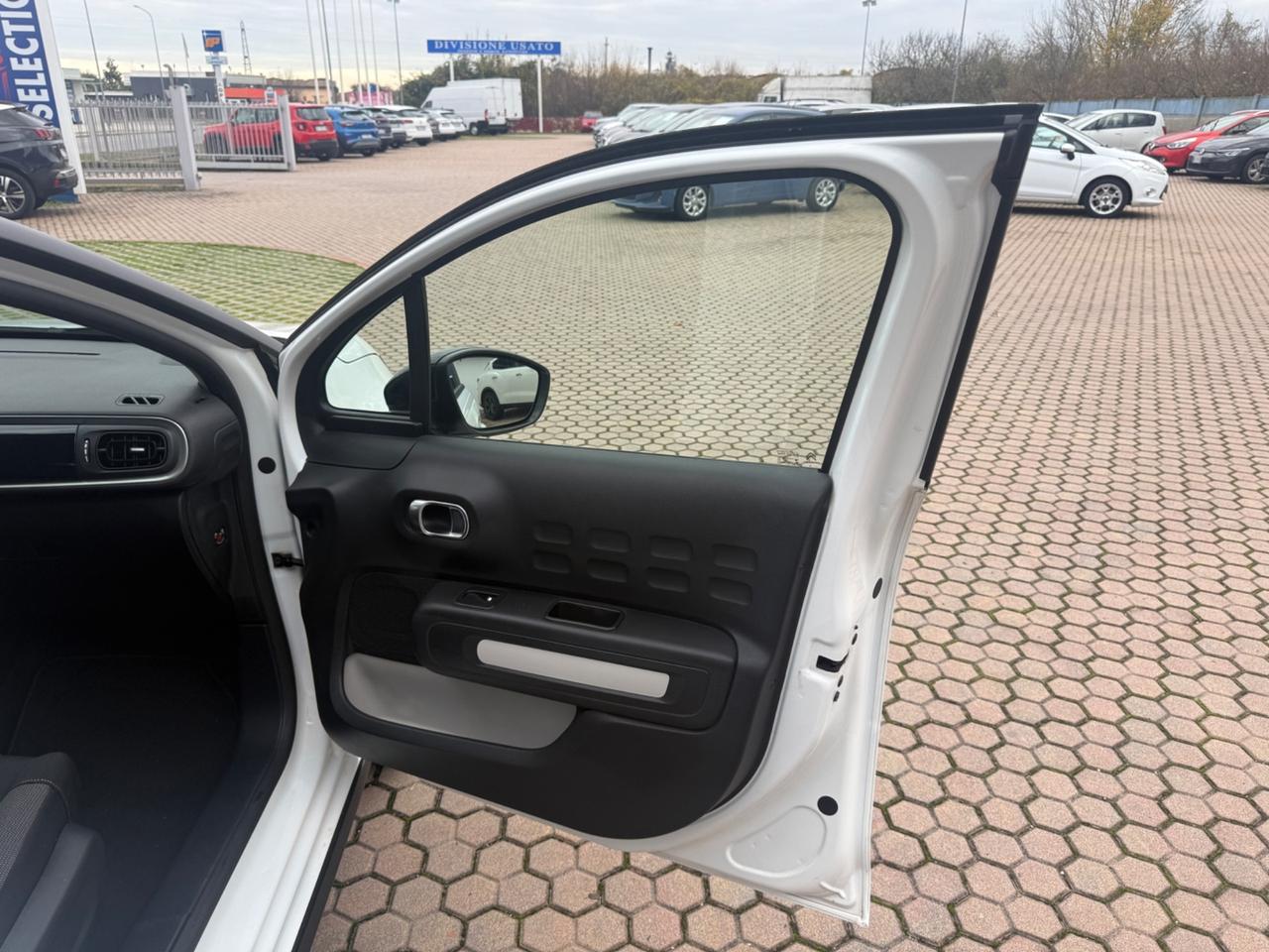 Citroen C3 PureTech 82 Shine OK NEOPATENTATI