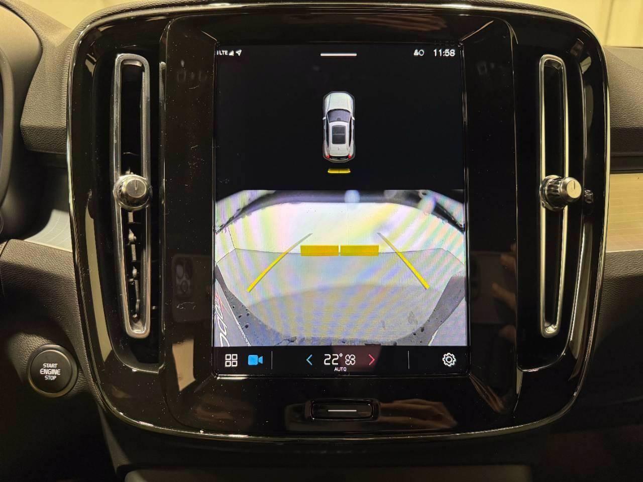 VOLVO XC40 B3 CORE AUTO