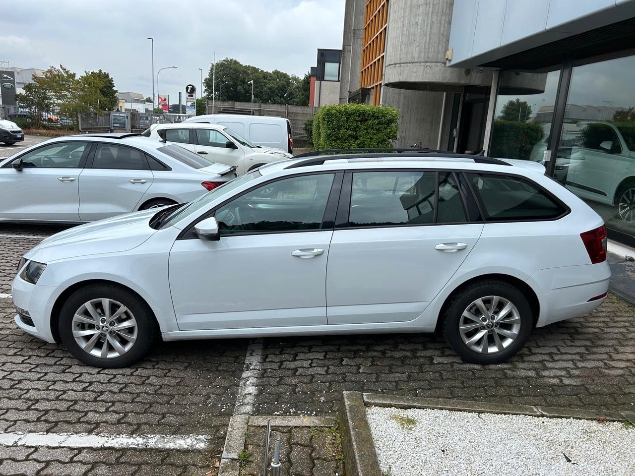 Skoda Octavia Wagon 1.6 tdi 115cv dsg VAN IVA ESP.