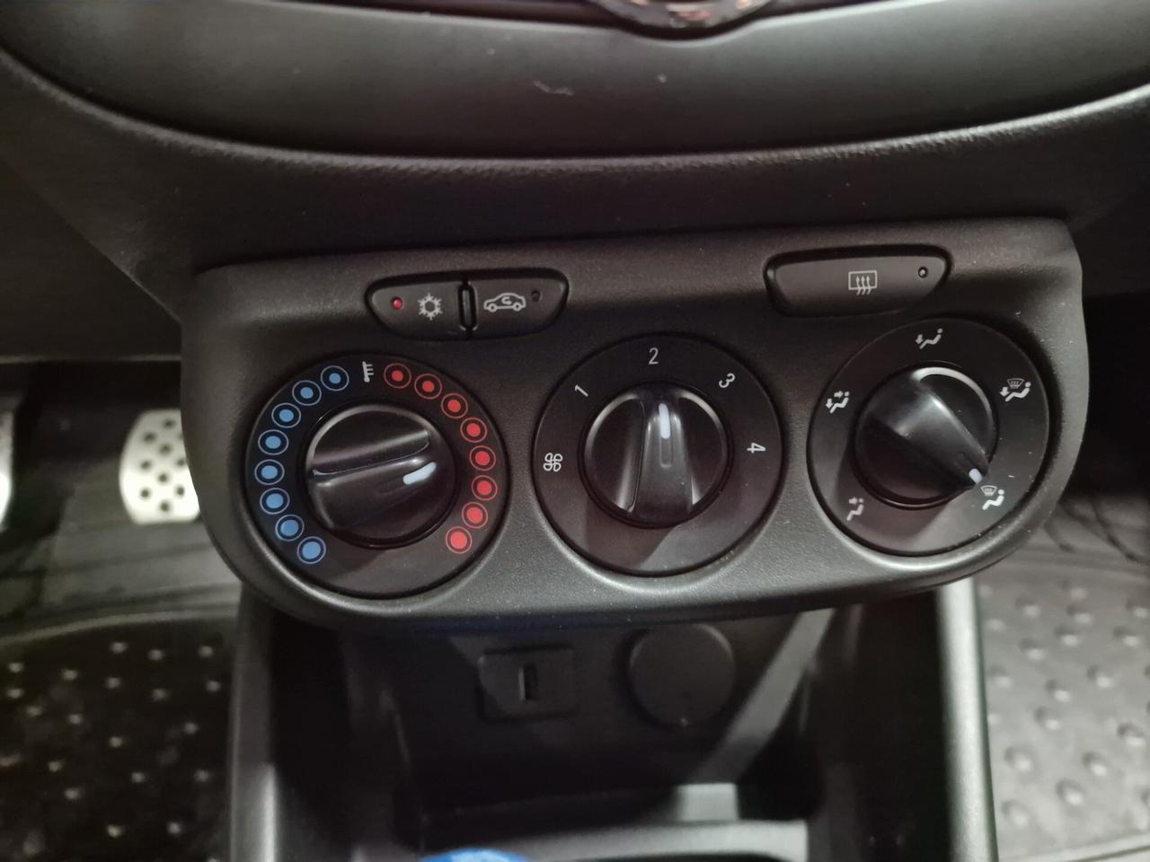 Opel Corsa 1.4 90CV GPL Tech 5 porte b-Color, 102 mila chilometri