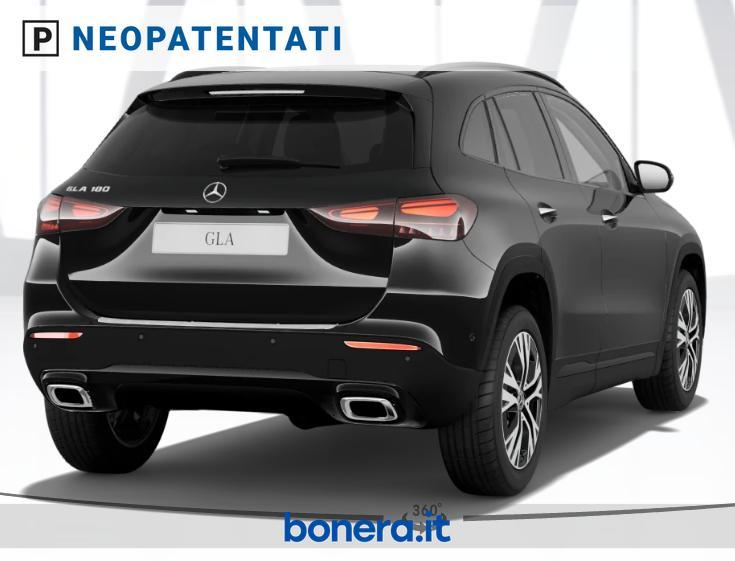 Mercedes GLA 180 180 Progressive Advanced Plus 7G-DCT