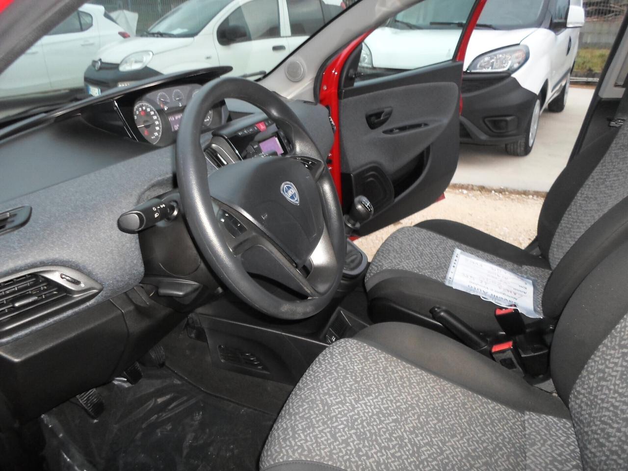 Lancia Ypsilon 1.2 69 CV 5 porte GPL Ecochic Monogram