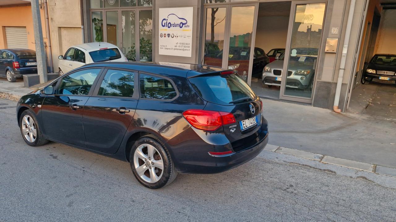 Opel Astra 1.7 CDTI 110CV Sports Tourer Cosmo