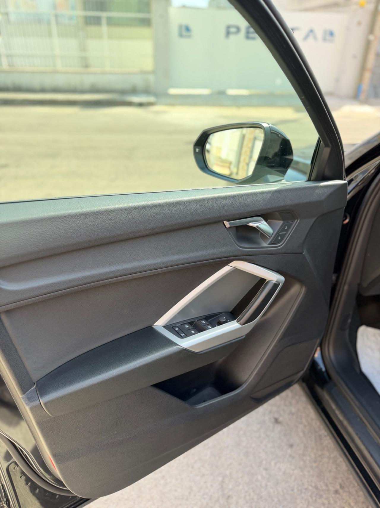 Audi Q3 35 TDI quattro Business-2019 MATRIX/NAVI