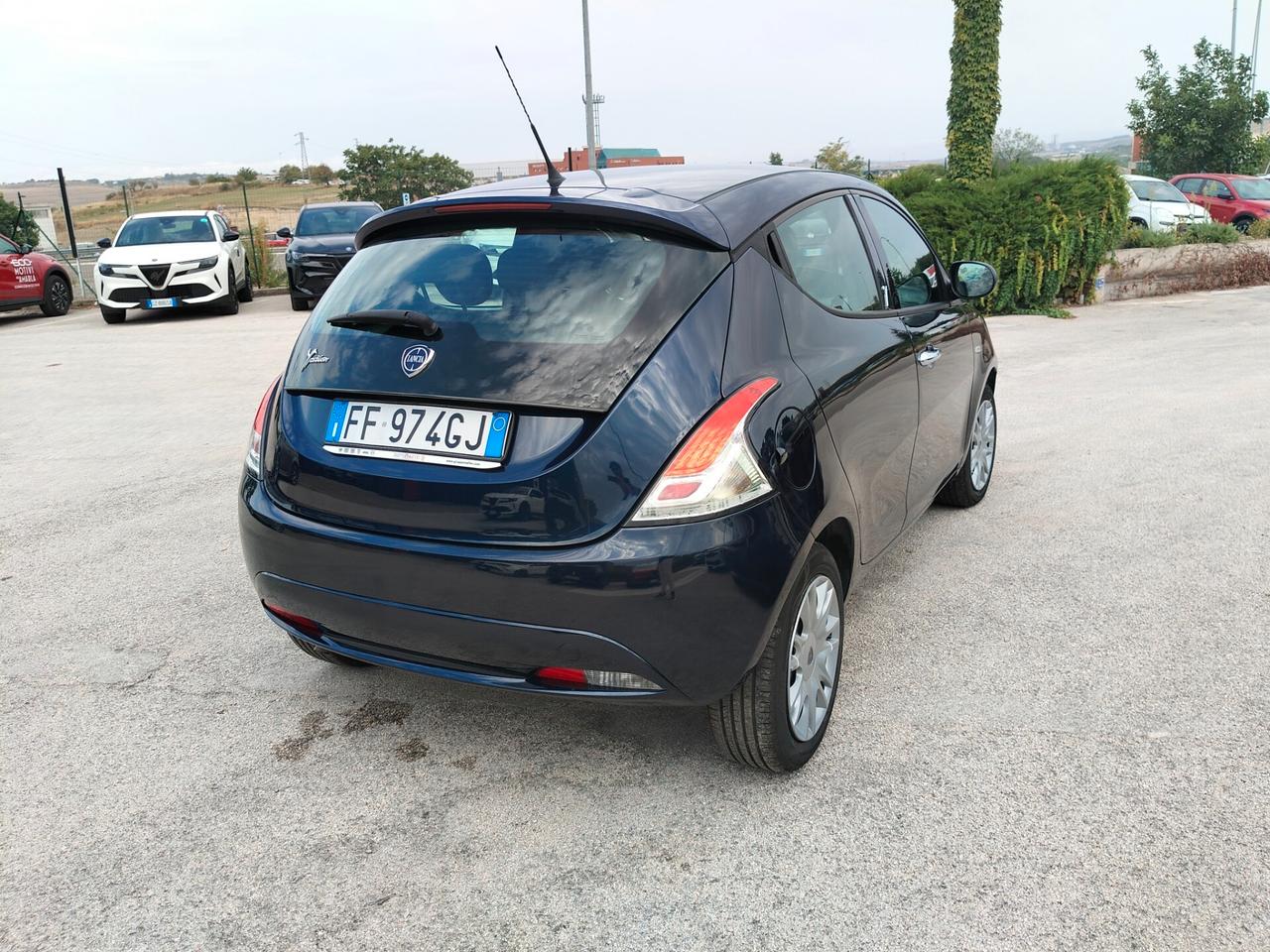 Lancia Ypsilon 1.2 69 CV 5 porte Silver