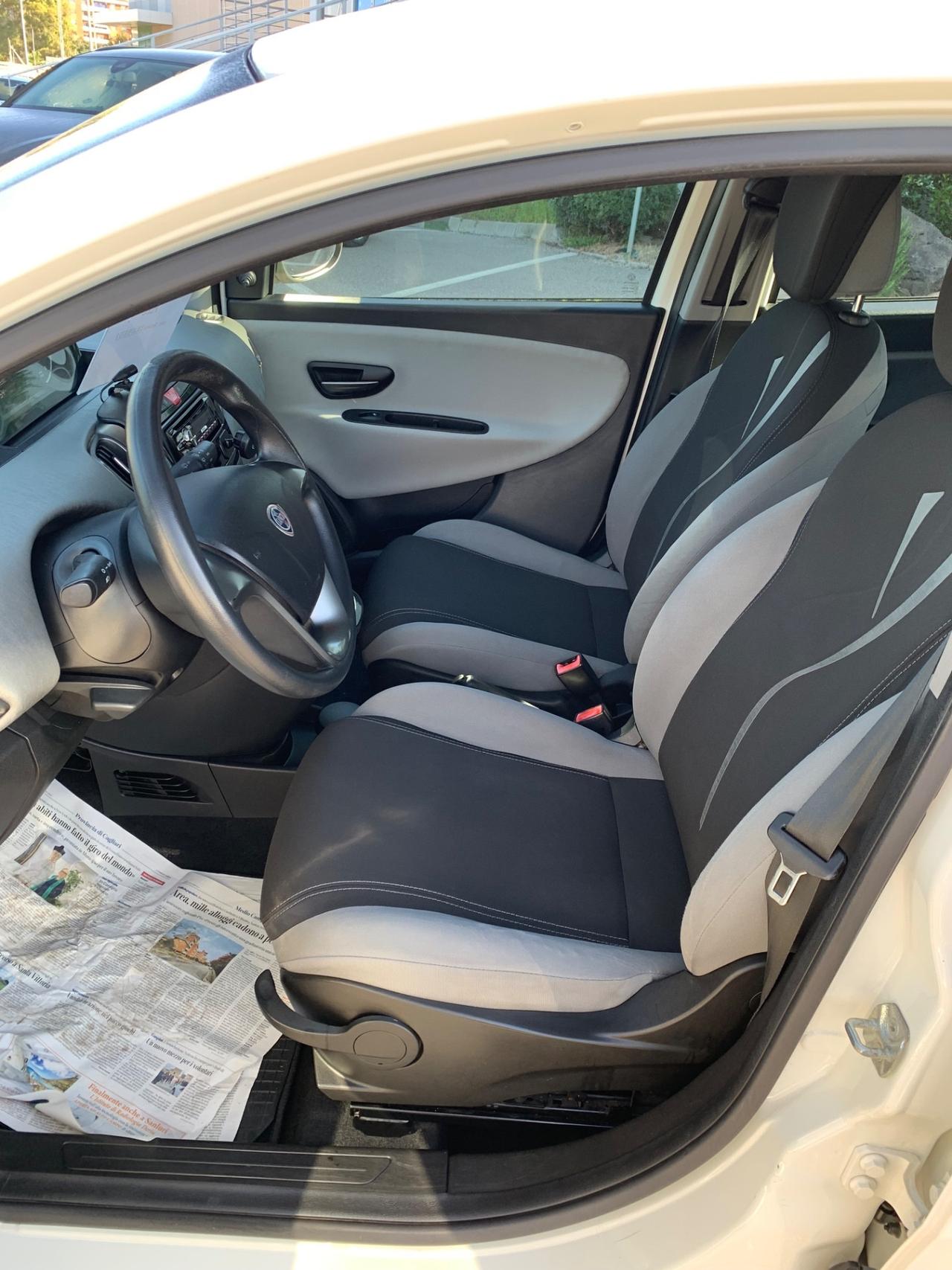 Lancia Ypsilon 1.2 69 CV 5 porte Gold