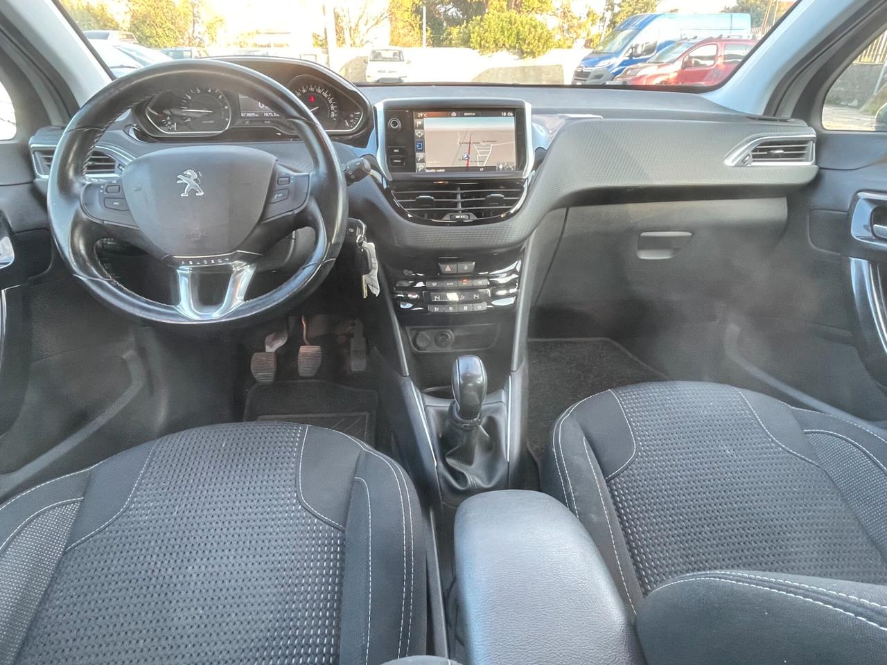 Peugeot 208 PureTech 82 5 porte Allure X NEOPATENTATI