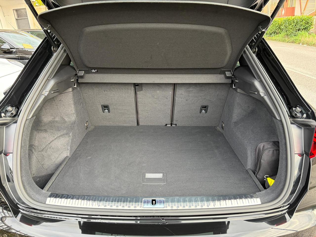 Audi Q3 35 2.0 TDI 150cv quattro S line edition