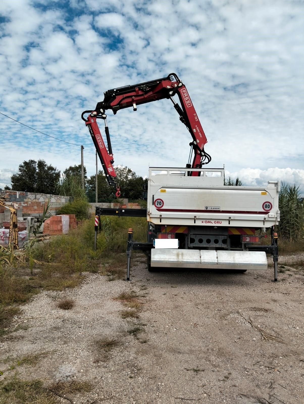 Motrice DAF con Gru #GM