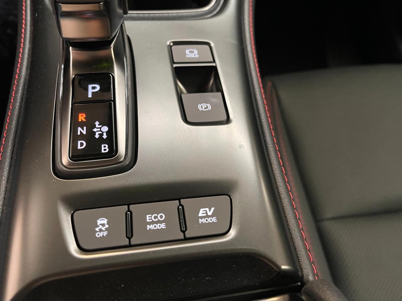 Lexus LBX Elegant hybrid 1.5 2wd e-cvt-Ok Neopat-LEGGI SOTTO