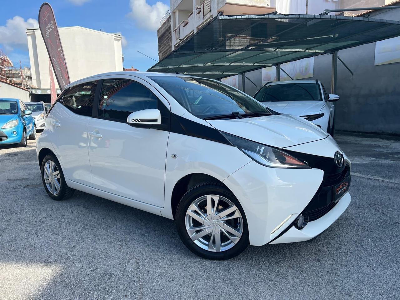 Toyota Aygo 5p 1.0 x-pure Bluetooth/Kamera