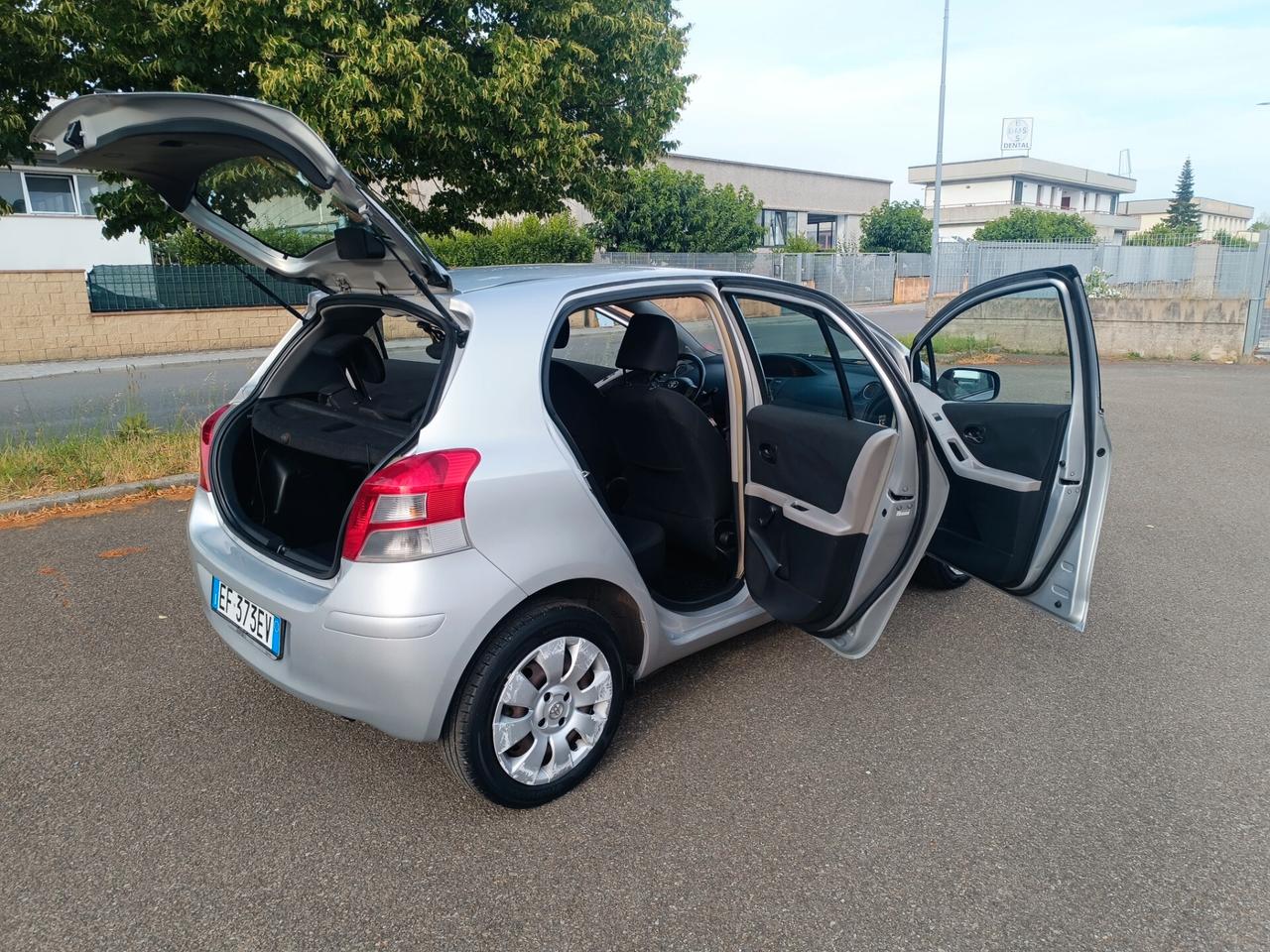Toyota Yaris 1.0 5 porte SOLAMENTE 108.000 KM