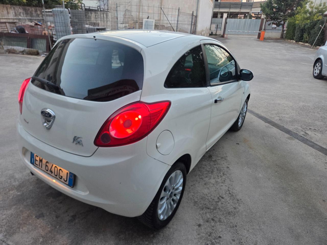 Ford Ka 1.3 TDCi 75CV Titanium