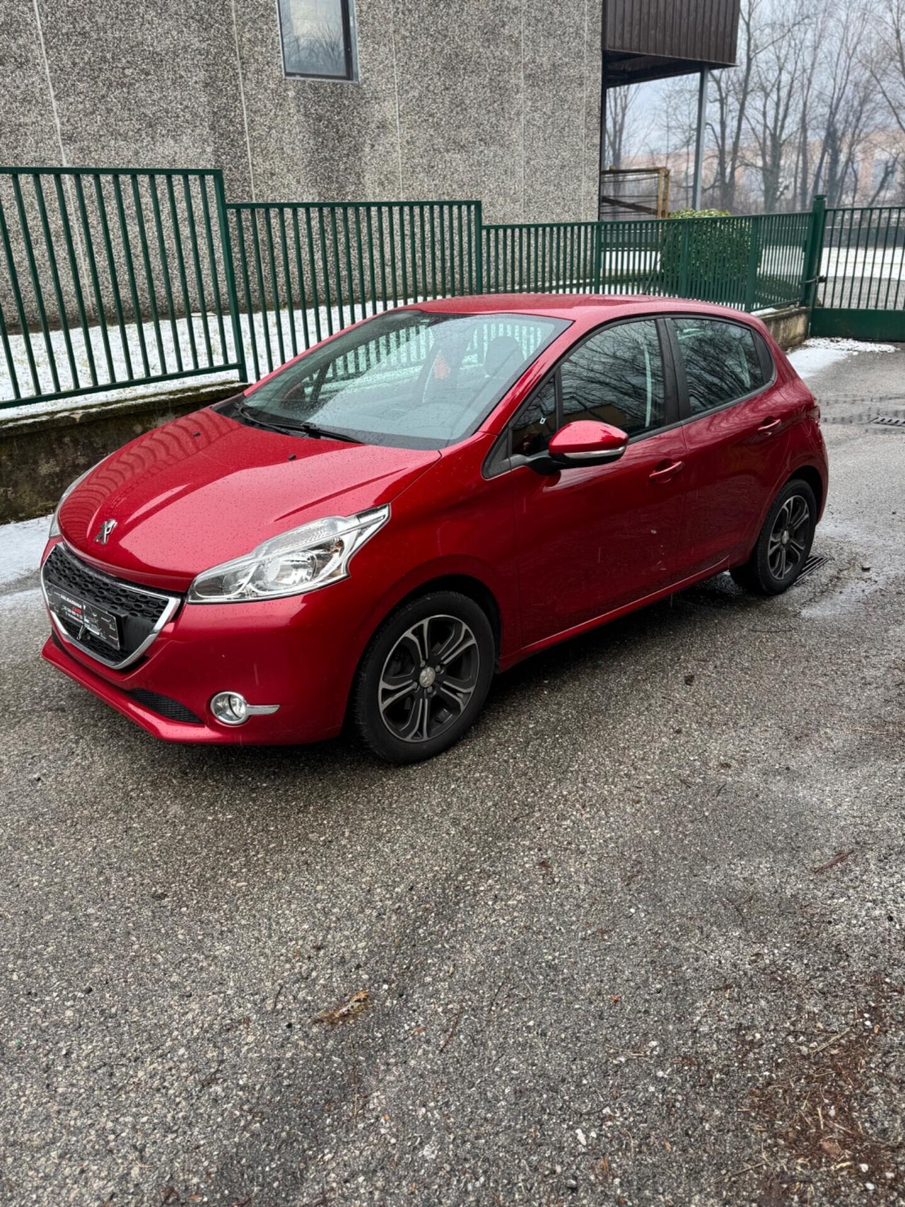 Peugeot 208 PureTech 82 5 porte Allure