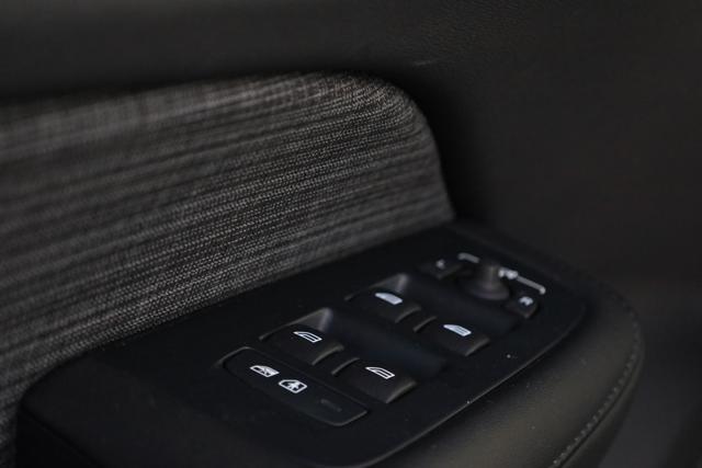 VOLVO V60 NON MARCIANTE B3 automatico Essential PREZZO NETTO