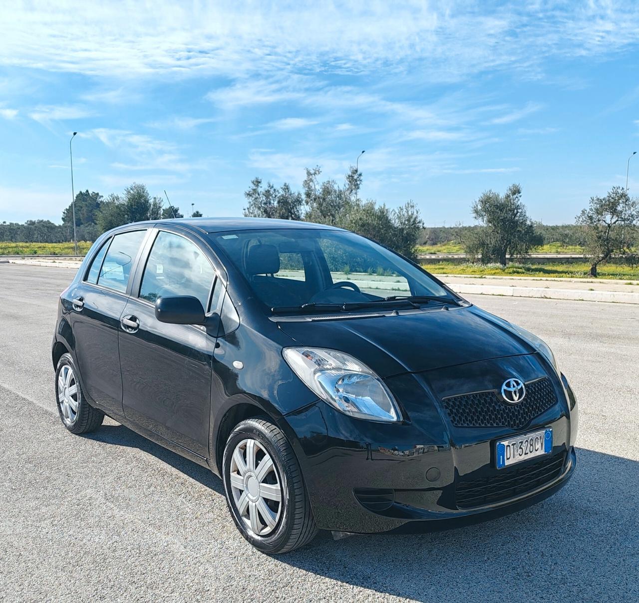 Toyota Yaris 1.0 5 porte Now UNIPROPRIETARIO prezzo PROMO