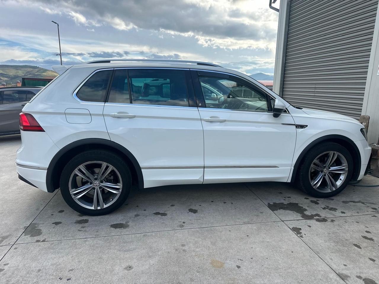 Volkswagen Tiguan 1.6 TDI SCR R.LINE