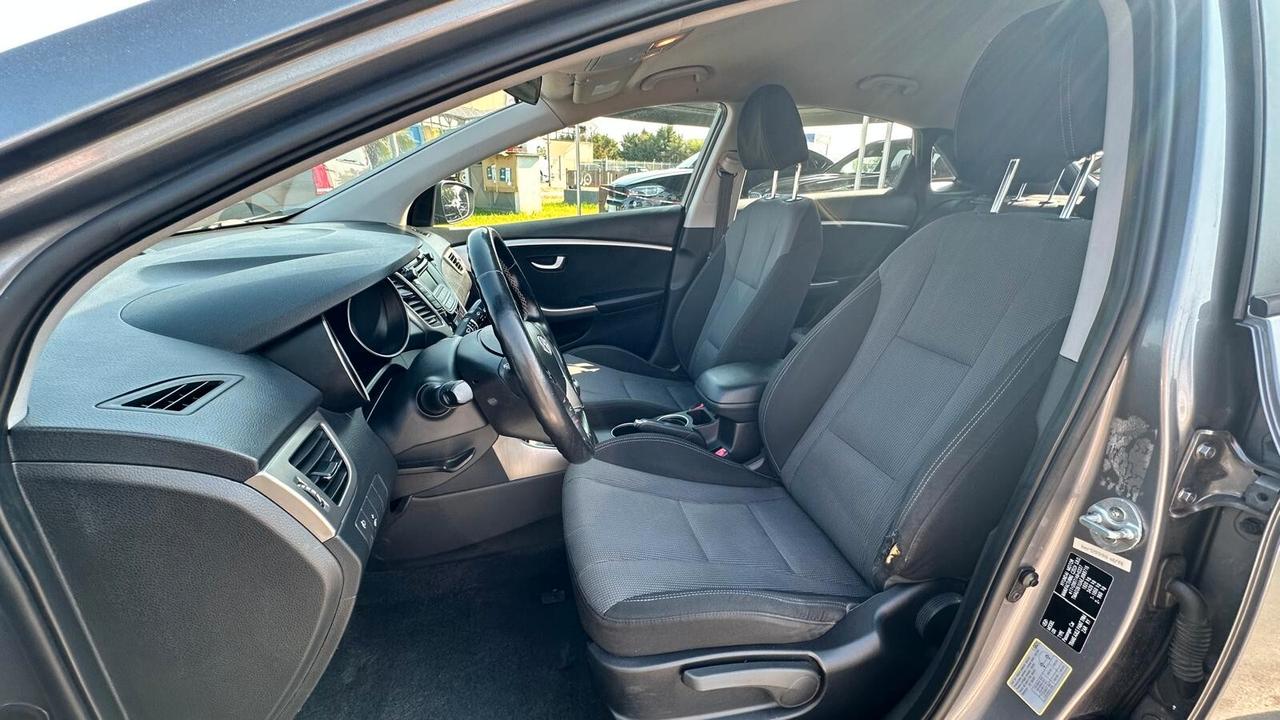 Hyundai i30 1.6 110 CV