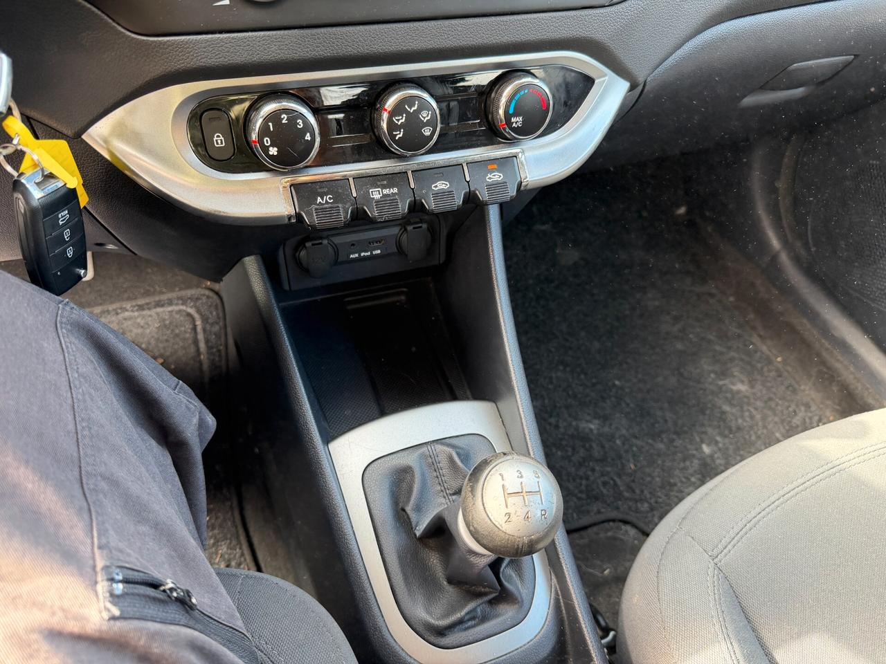 KIA RIO 2014 1.2 BENZINA 85 CV * LEGGI