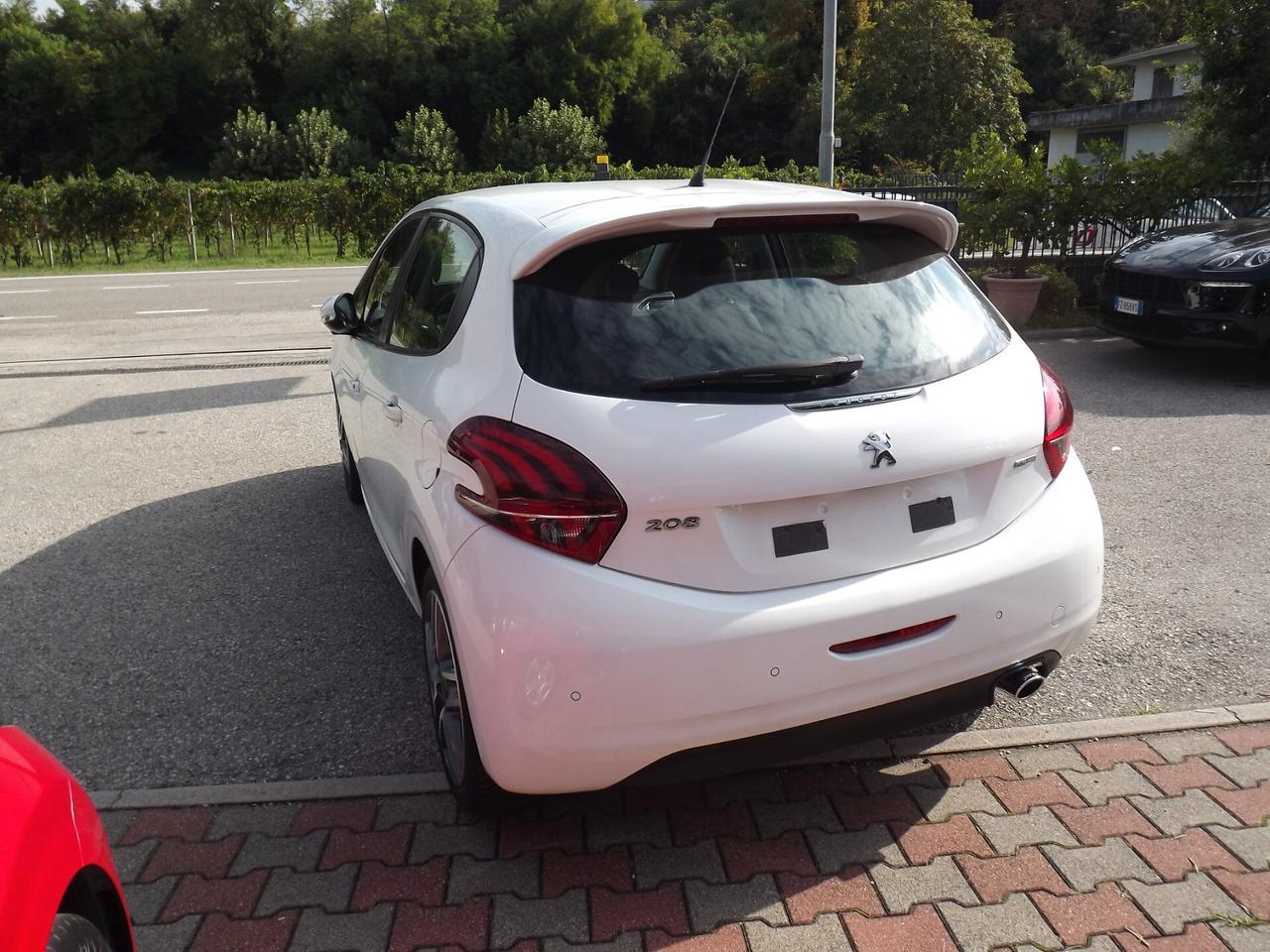 Peugeot 208 PureTech 68 5 porte SPORT