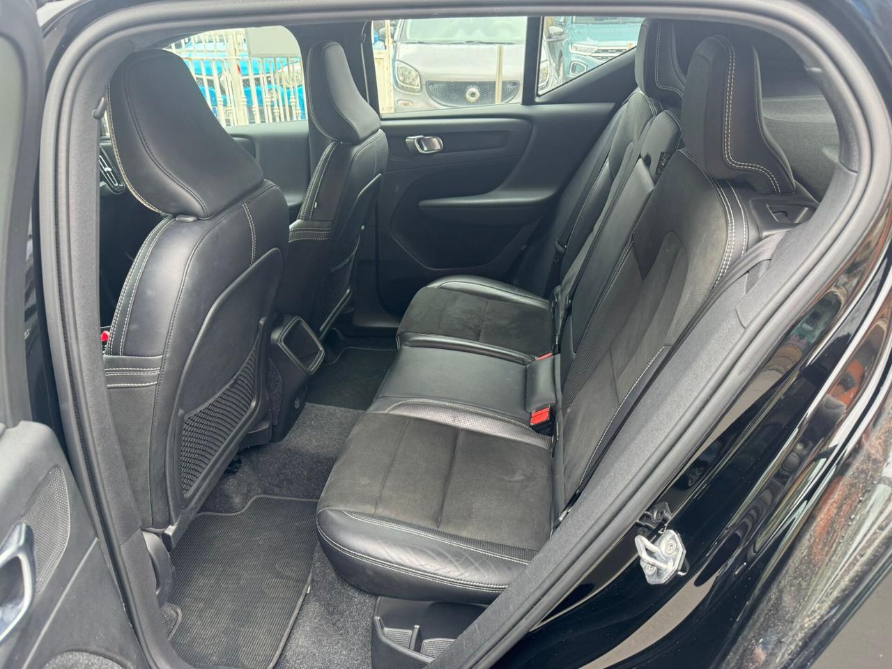 Volvo XC40 D4 AWD Geartronic R-design