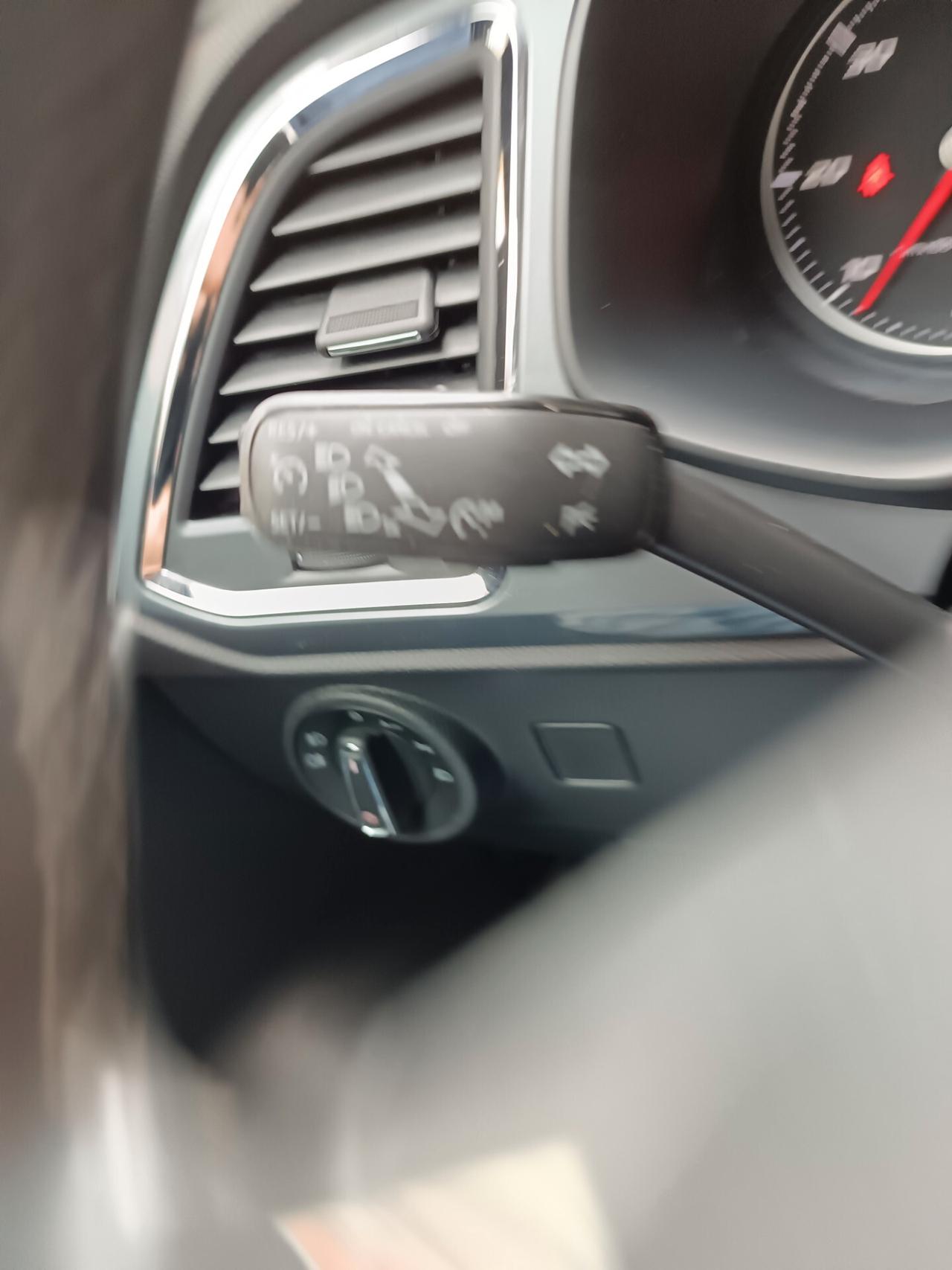 Seat Ateca 1.6 TDI 115 CV full optional navi camera