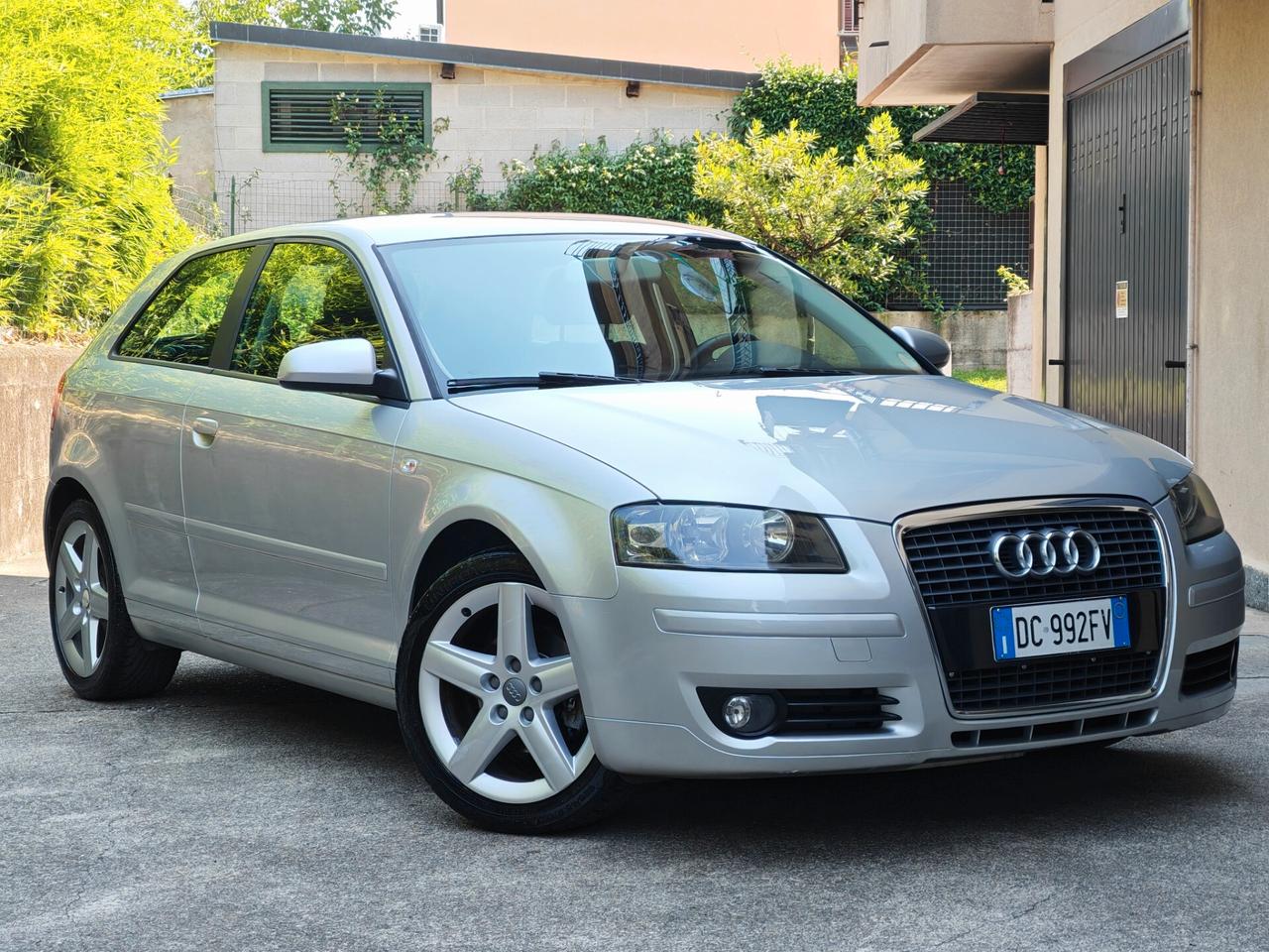 Audi A3 1.6 BENZINA 102cv / 86.000km / Unipro