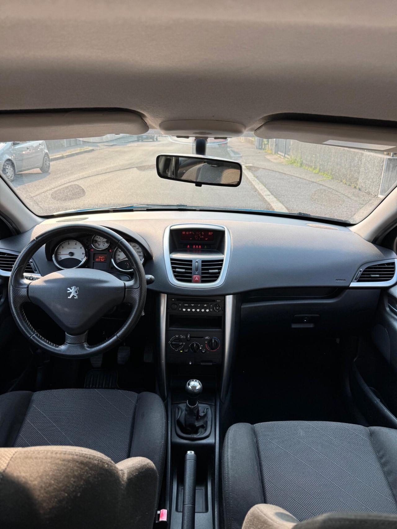 Peugeot 207 1.4 benzina 2007 OK NEOPATENTATI