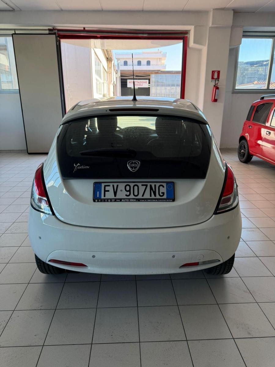 LANCIA - Ypsilon - 1.2 69 CV 5p. Gold