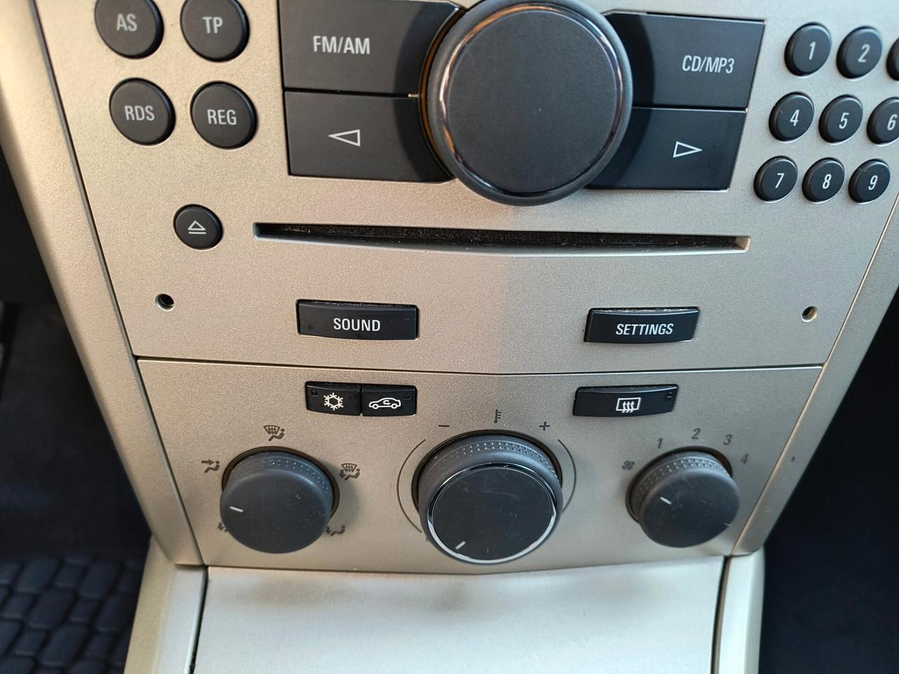 Opel Astra GTC 1.6 115cv BENZINA